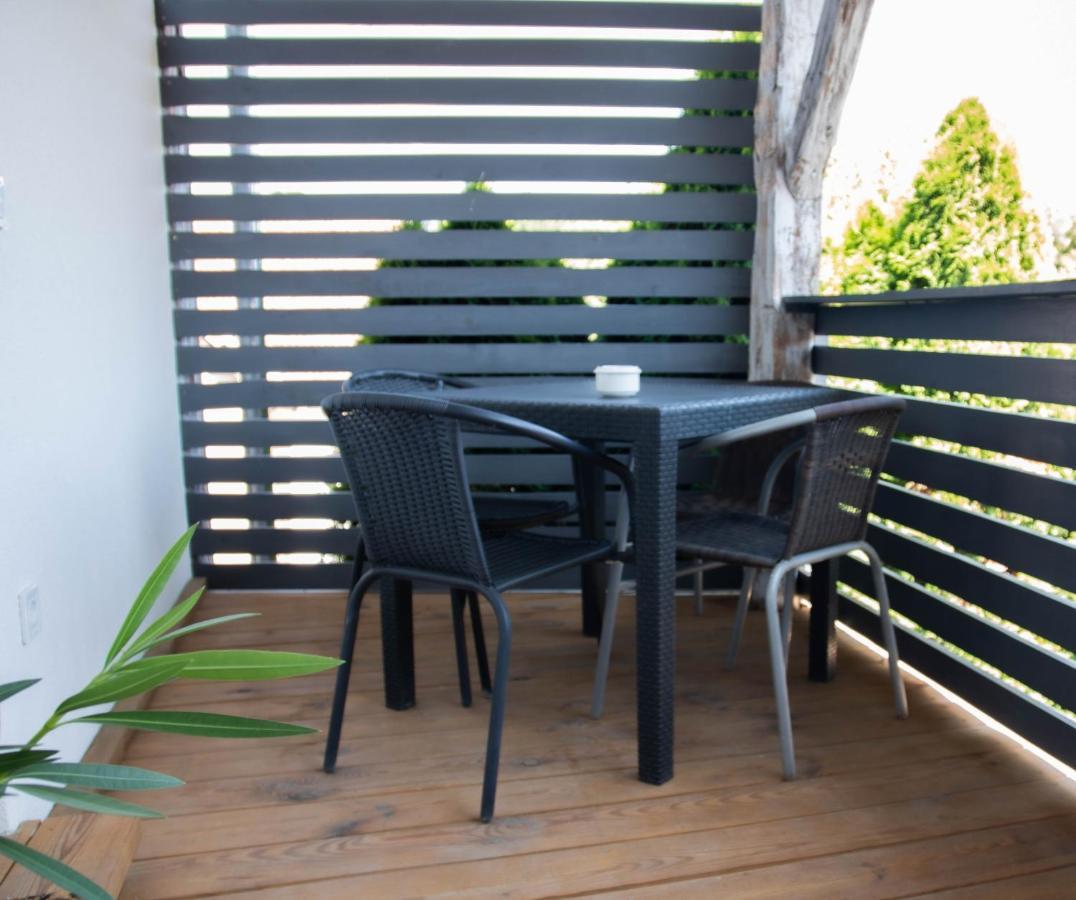 Koller Apartmanház Sarvar Exterior foto