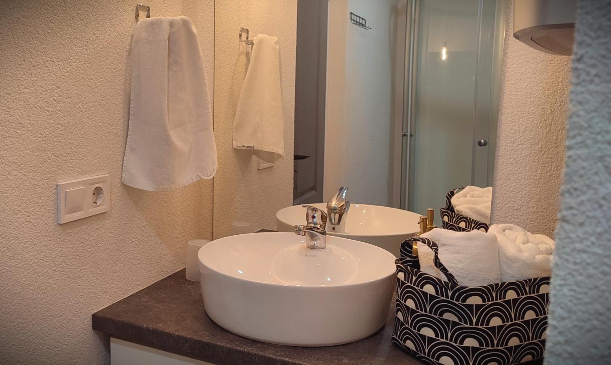 Koller Apartmanház Sarvar Exterior foto