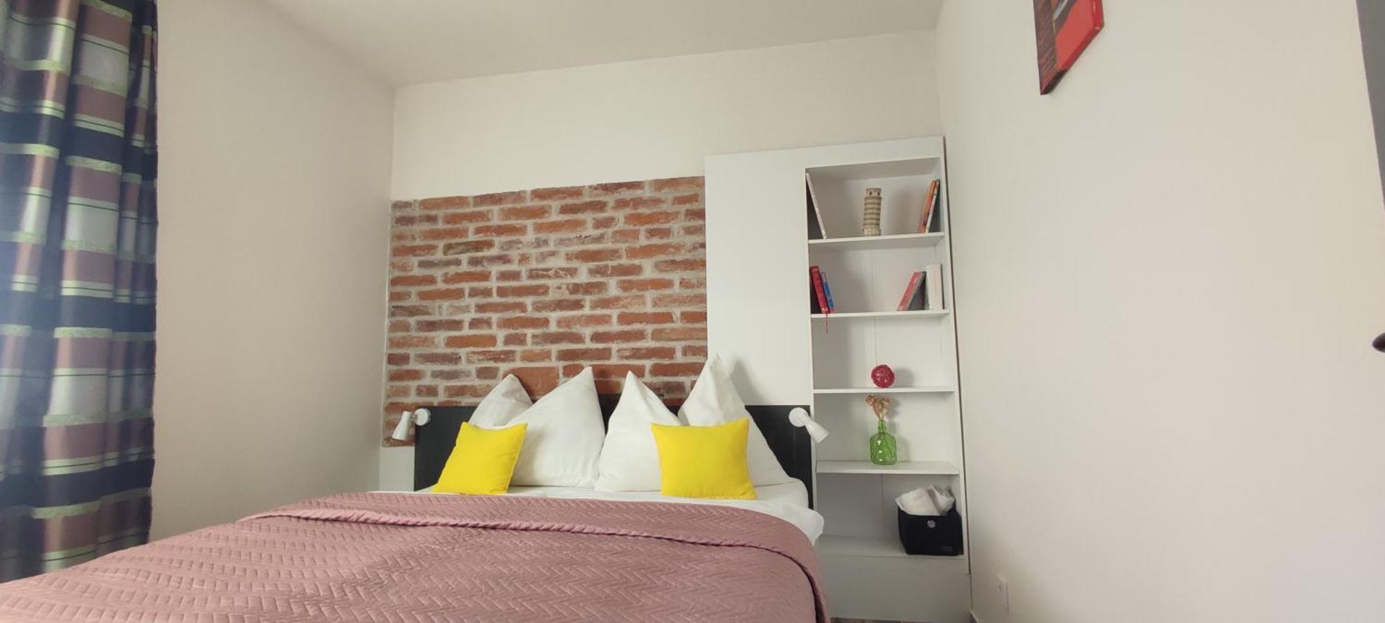 Koller Apartmanház Sarvar Exterior foto